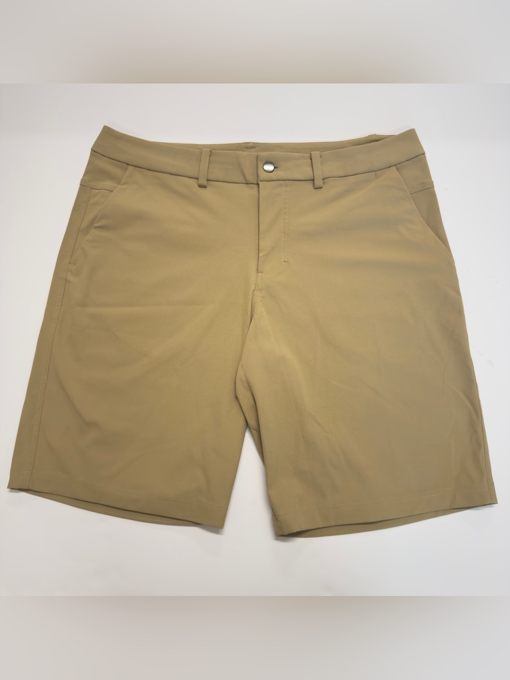 Lululemon Men's Commission Classic-Fit 11" Shorts Tan Khaki Size 36